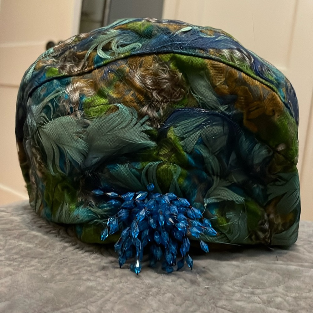 Vintage Vincent de Koven feathered hat - size 22-1/2